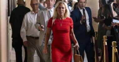 Politicians react to Marjorie Taylor Greene’s resignation