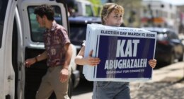 Pritzker, US lawmakers condemn 'Broadview 6' indictment over ICE protest