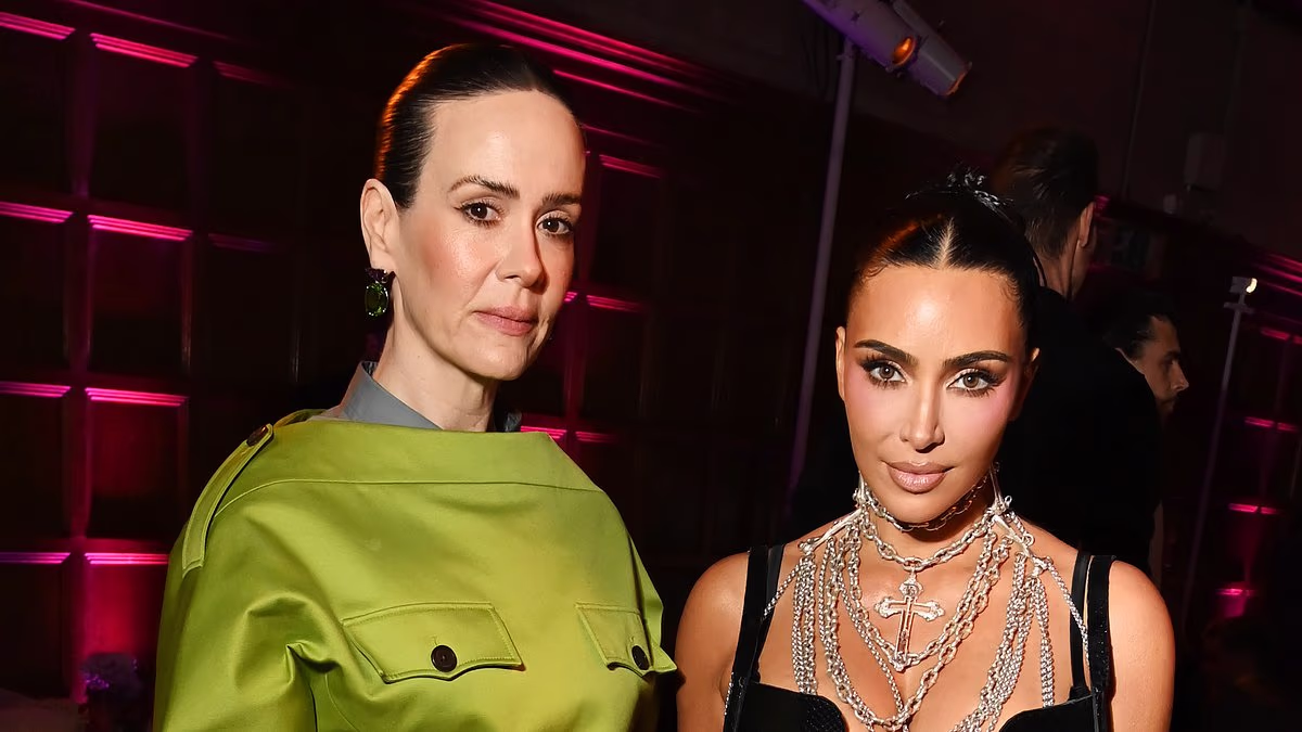 Sarah Paulson accidentally 'spit a chip' into Kim Kardashian's eye