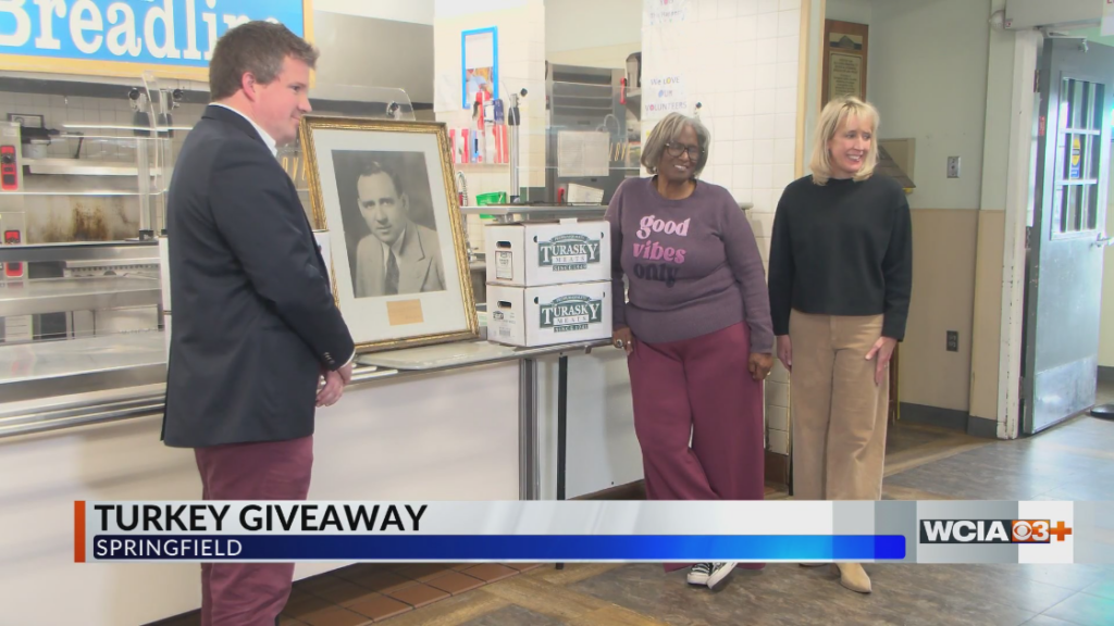 Sen. Doris Turner providing community help through turkey donation in Springfield