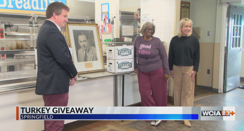 Sen. Doris Turner providing community help through turkey donation in Springfield