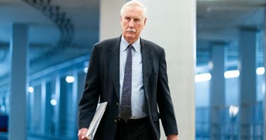 Senate has enough Democratic votes to reopen government after 40-day shutdown