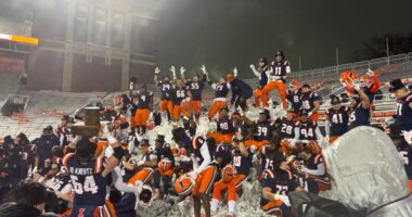 Snow day in Gies Memorial Stadium sees Illini defend the Hat Trophy