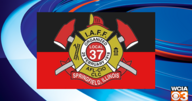 Springfield firefighters respond to detached garage fire