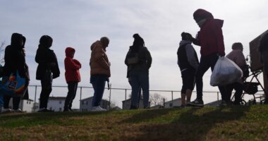 Supreme Court issues emergency order to block full SNAP food aid payments