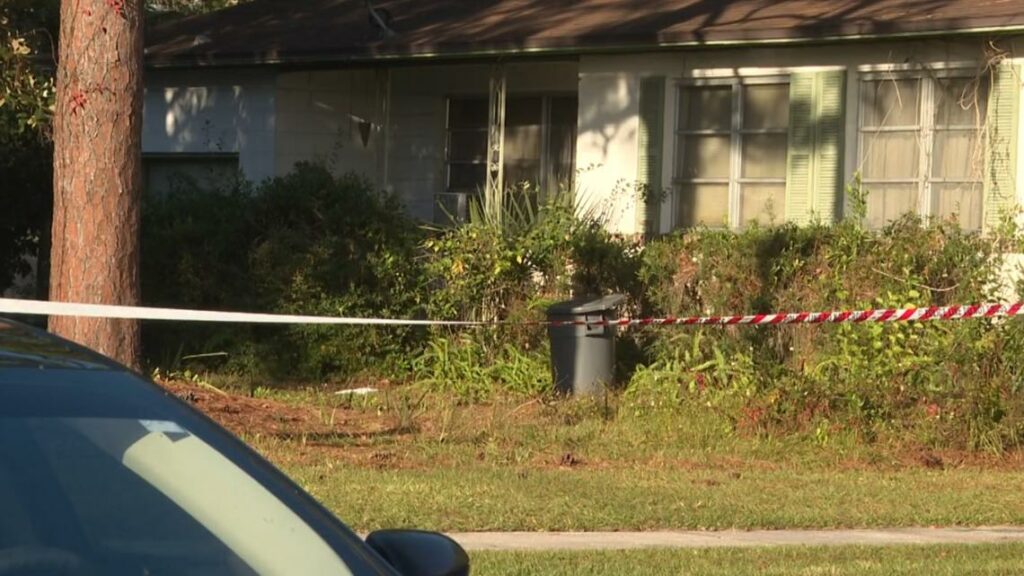 Suspect shot during Jacksonville home invasion, captured after stealing victim's car, police say