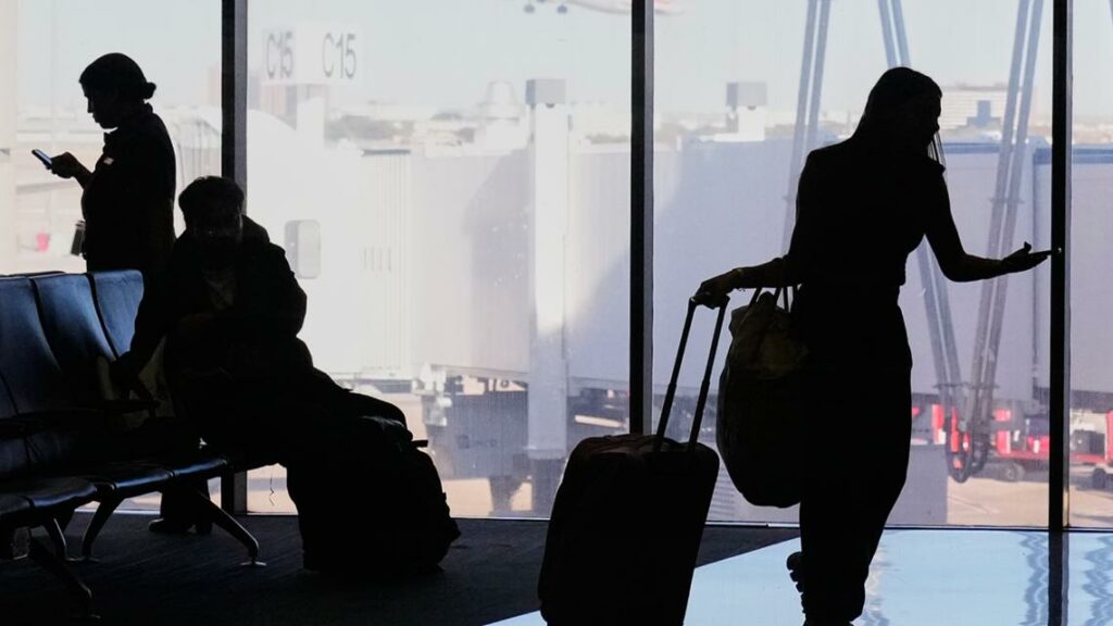 Thanksgiving air travel will be busiest in 15 years, FAA says