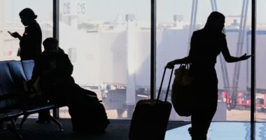 Thanksgiving air travel will be busiest in 15 years, FAA says