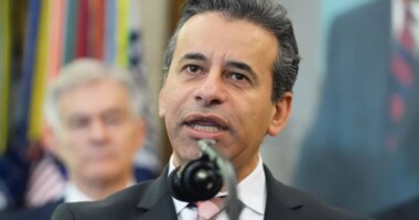 FDA Commissioner Martin Makary speaks during an event about drug prices with President Donald Trump, Thursday, Nov. 6, 2025, in the Oval Office of the White House in Washington. (AP Photo/Evan Vucci)