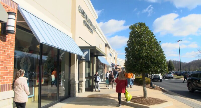 Tri-Cities shoppers discuss why they shop in-person on Black Friday