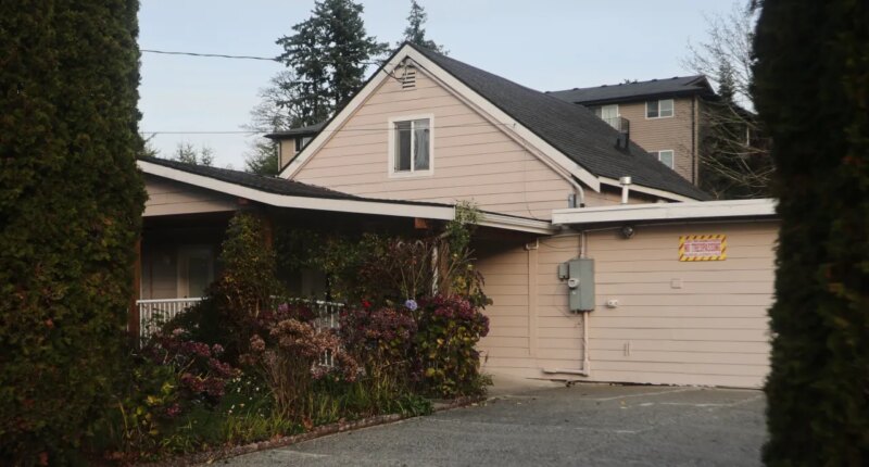 US halts all asylum decisions after shooting of National Guard members