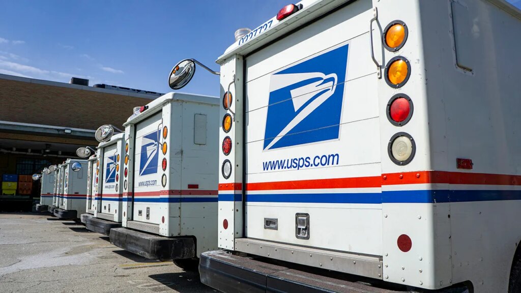 USPS worker found dead inside mailing machine in Michigan: 'Deeply saddened by the loss'