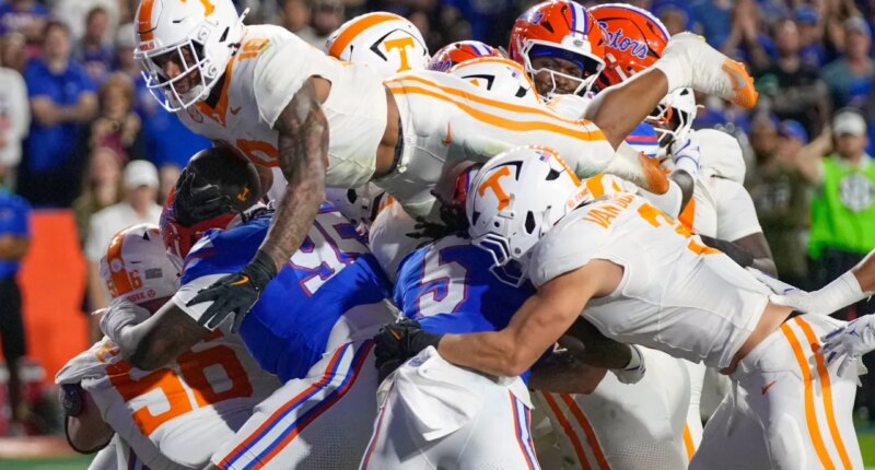 Vols roll past Florida to snap 22-year losing streak in Gainesville
