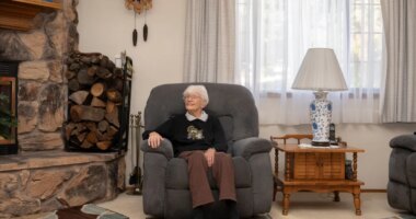 Alice Darrow poses for a photo Thursday, Oct. 23, 2025, at her home in Danville, Calif. (AP Photo/Laure Andrillon)