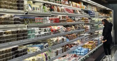 Which grocery stores are open for Thanksgiving 2025?