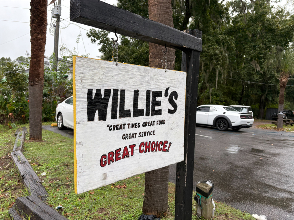 Willie's Bar & Grill closes doors, community center takes over