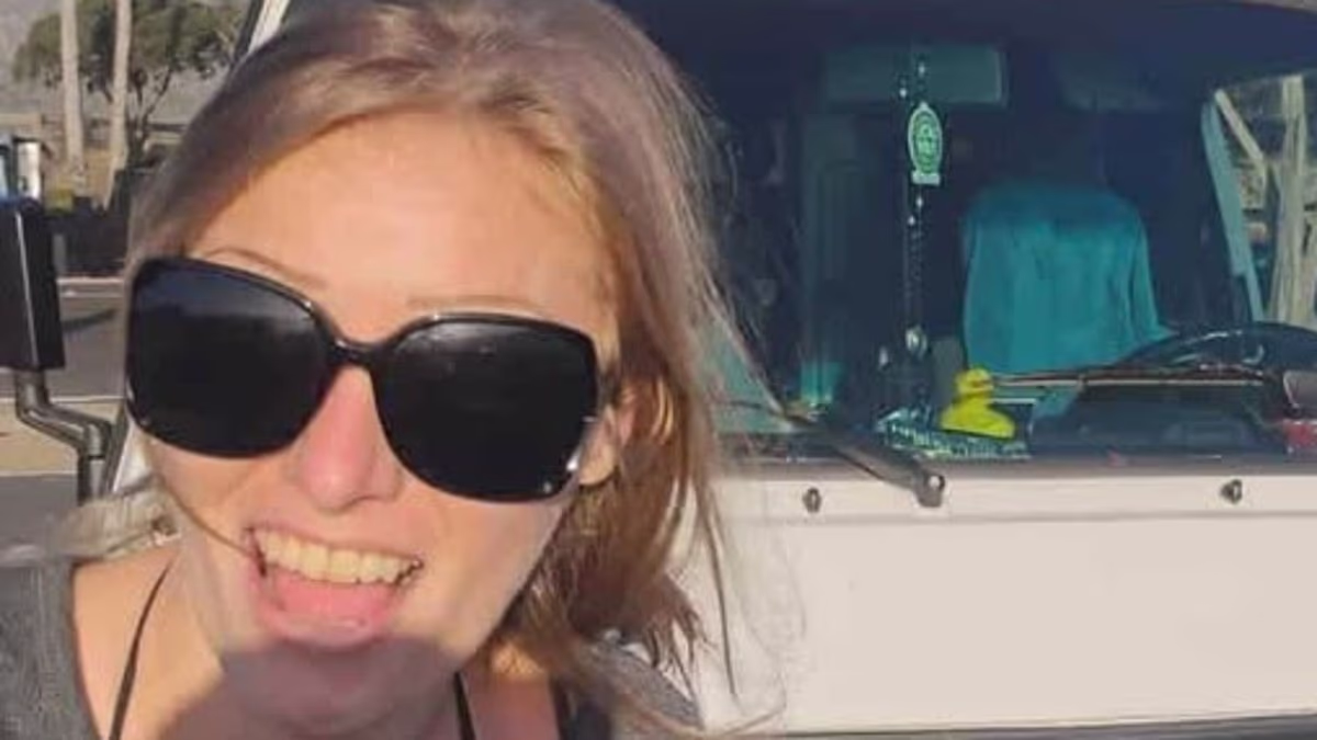 Woman goes missing as 'manipulative' boyfriend pledges to find her