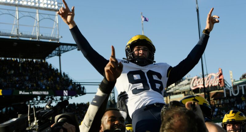 Wrigley Field college football game: Zvada's 31-yard field goal as time expires lifts No. 18 Michigan over Northwestern 24-22