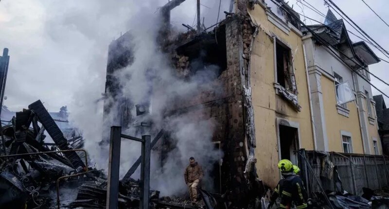 Russia strikes Ukraine ahead of Trump-Zelensky meeting