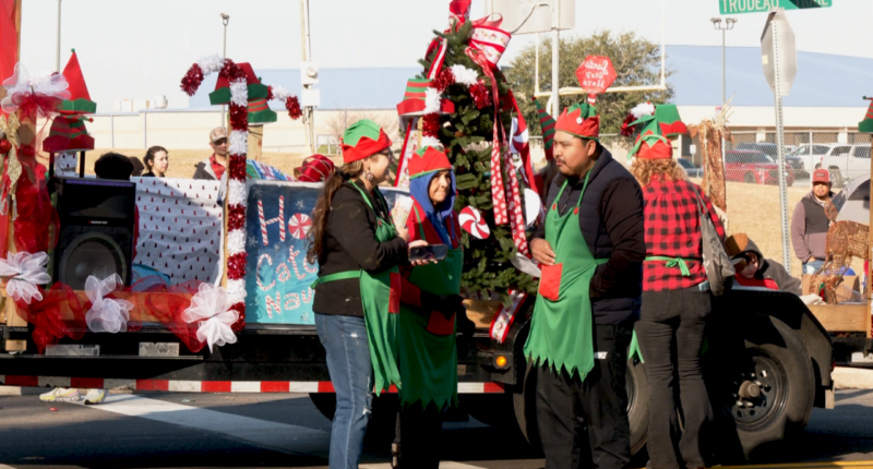 After Grovetown Christmas Parade postponed due to weather, families turn out for delayed celebration