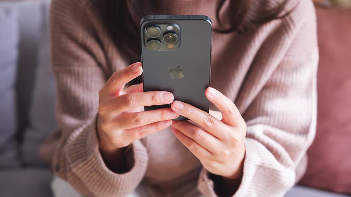 Apple issues warning to iPhone users over security threat