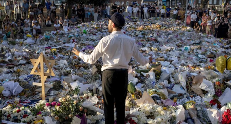 Australian state weighs ban on 'globalize the intifada' chants, masked protesters in wake of Hanukkah attack