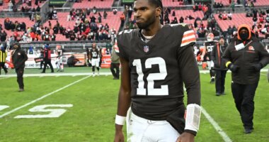 Browns sticking with Shedeur Sanders — at least for next week