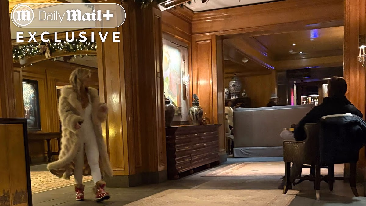 Cheater Texas AG breaks cover with his married mistress