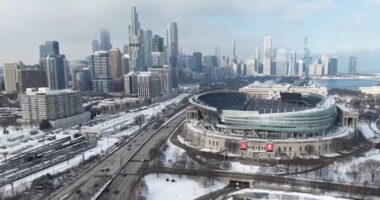 Chicago weather: Bears fans, players bracing for what could be one of coldest games ever at Soldier Field