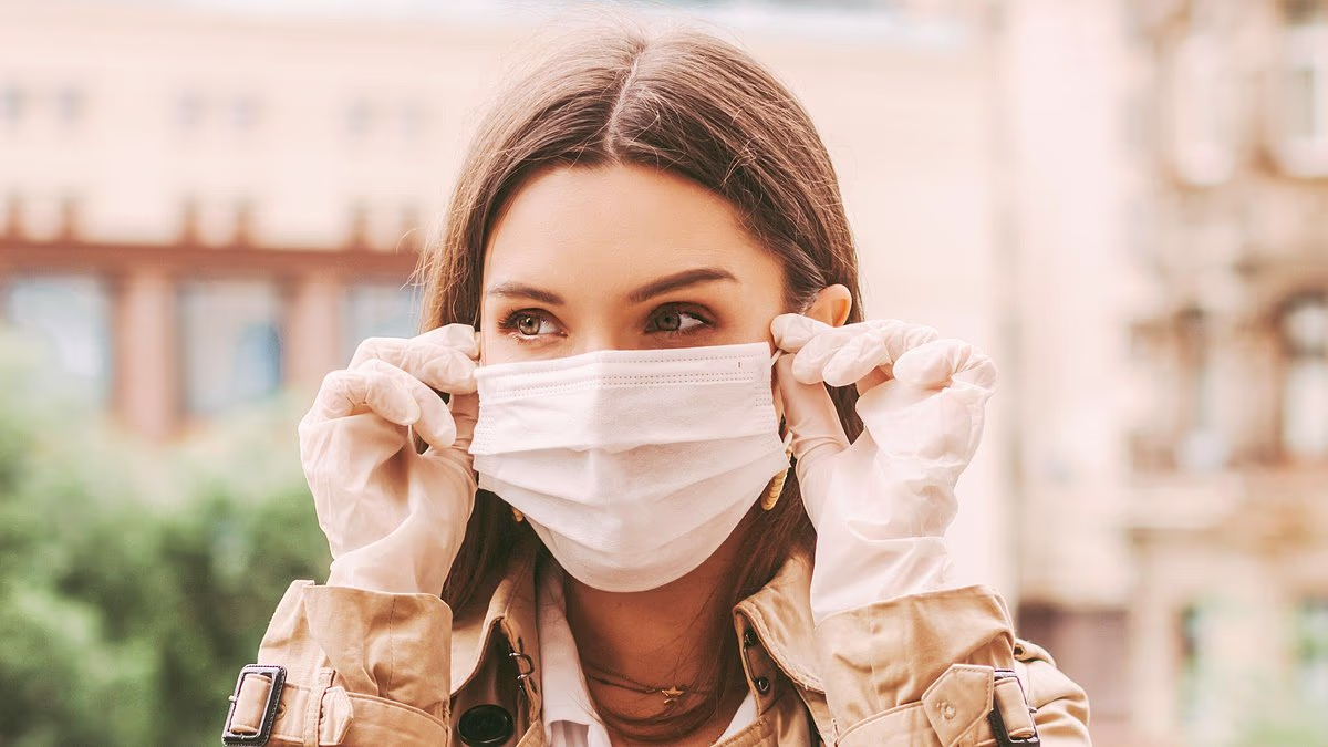 Counties across US reinstating mask mandates as new strain fuels surge