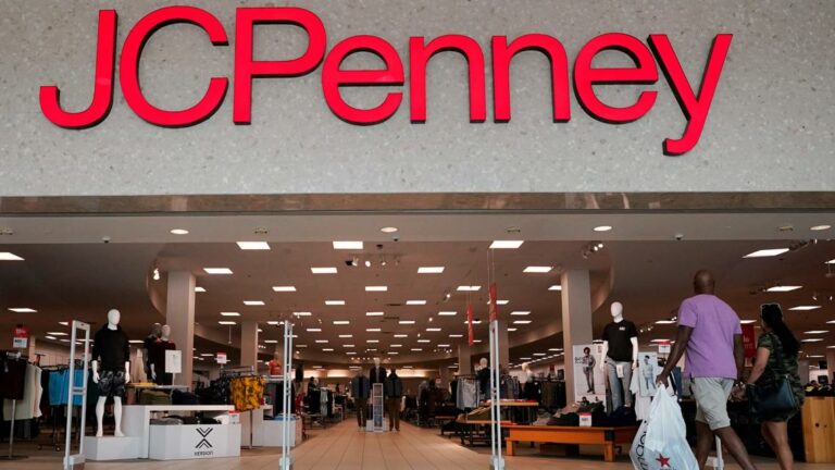 Deal to sell 117 JCPenney stores in danger of collapse