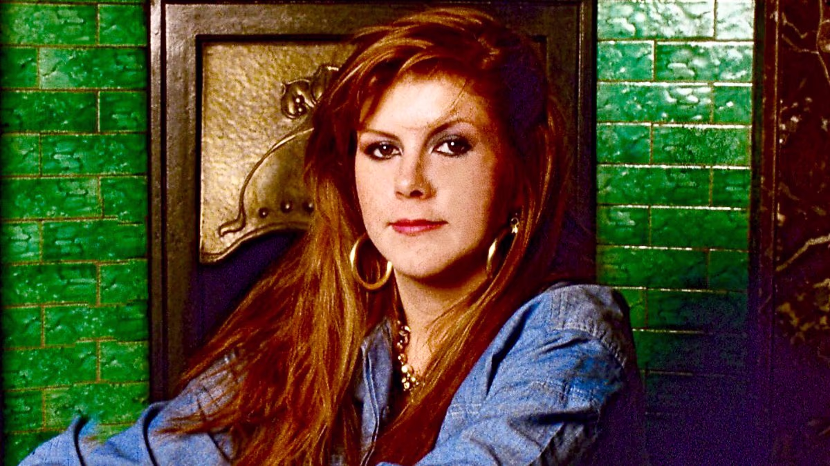Deckhand says he WAS driving speedboat that killed Kirsty MacColl