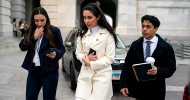 Democrats divided over effort to force vote on banning lawmaker stock trading