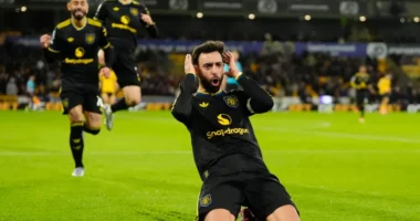 EPL: Man United overcome early scare to beat Wolves 4-1