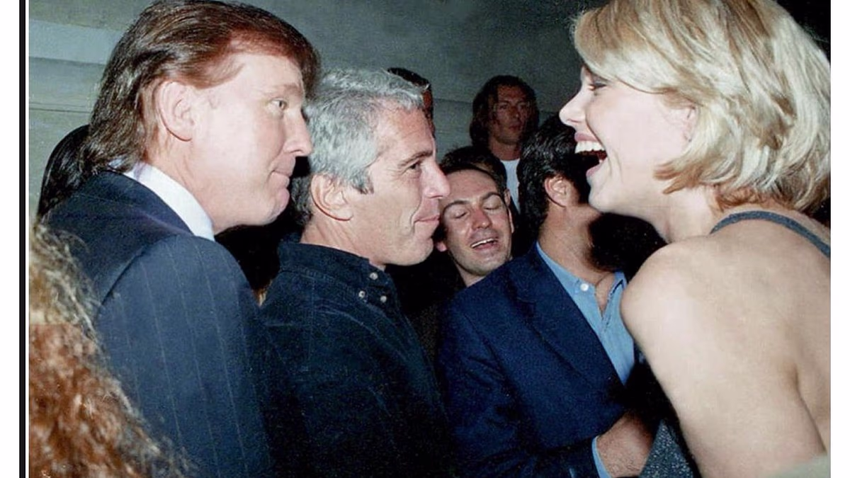 Explosive Epstein photo release shows Trump and Clinton