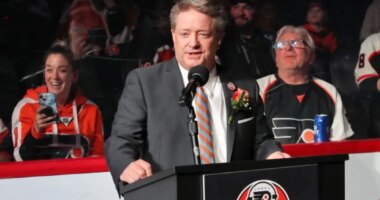 Flyers suspend radio man Tim Saunders for 'blowing me' hot mic comment