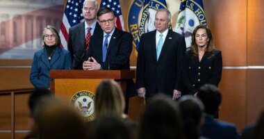 GOP lawmakers join Democrats to force vote on extending health care subsidies