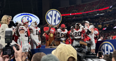 Georgia capitalizes off Bama mistakes to take SEC crown