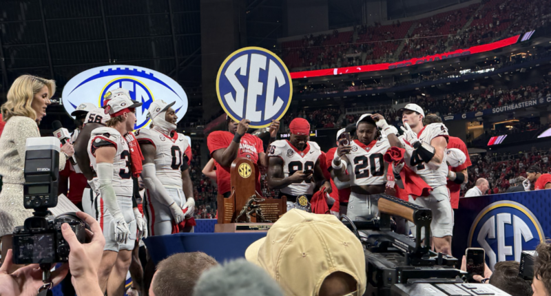 Georgia capitalizes off Bama mistakes to take SEC crown