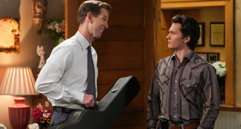 Georgie And Mandy's First Marriage Season 2's Pastor Jeff Storyline Mirrors Another Beloved Sitcom