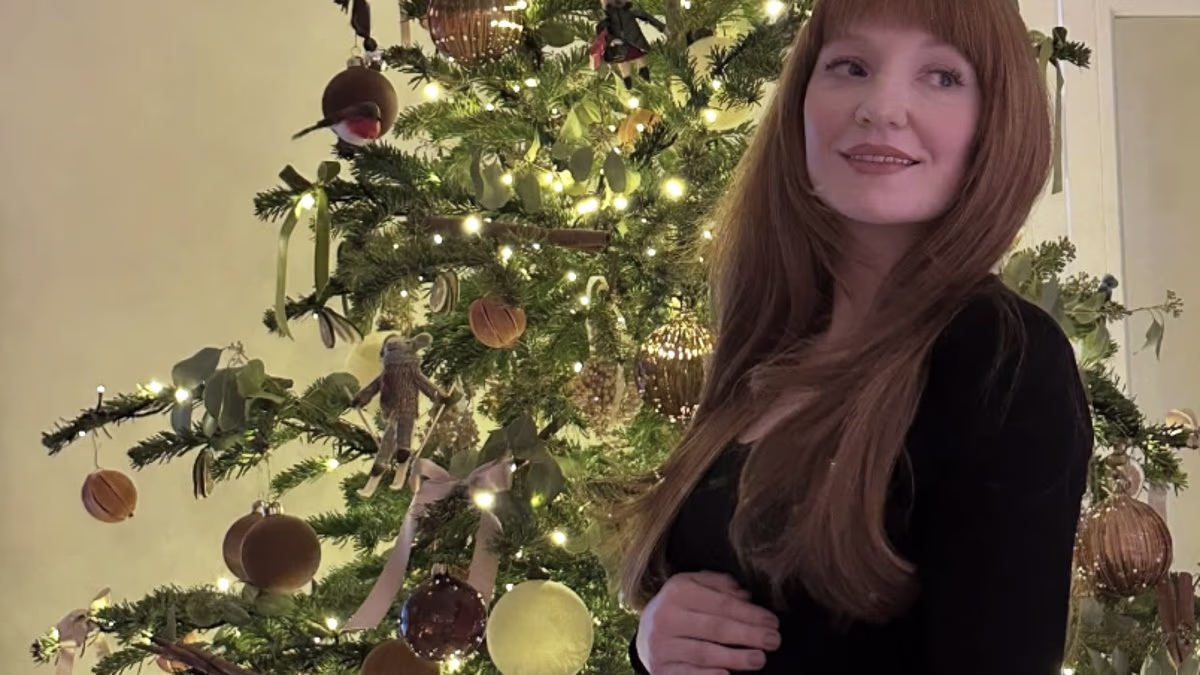 Girls Aloud singer Nicola Roberts is pregnant!