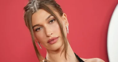 Hailey Bieber Debuts New Year’s Haircut as Salon Owner Calls It a ‘Nail in the Coffin’ for Beach Waves