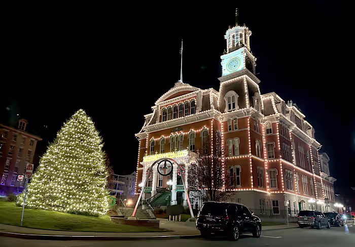 Hallmark holiday movie fans are flocking to Connecticut's quaint filming locations