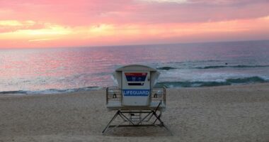 SYDNEY, AUSTRALIA - DECEMBER 21: A general view of Bondi Beach at dawn as early light breaks on December 21, 2025 in Sydney, Australia. Life slowly returned to normal at Bondi Beach, with people from all walks of life still paying respects and tributes as raw grief and funerals gave way to quiet commemorations. Police say at least 16 people, including one suspected gunman, were killed and more than 40 others injured when two attackers opened fire near a Hanukkah celebration at the world-famous B