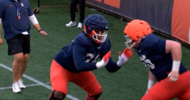 Illini’s Davis declares for NFL Draft, opts out of Music City Bowl