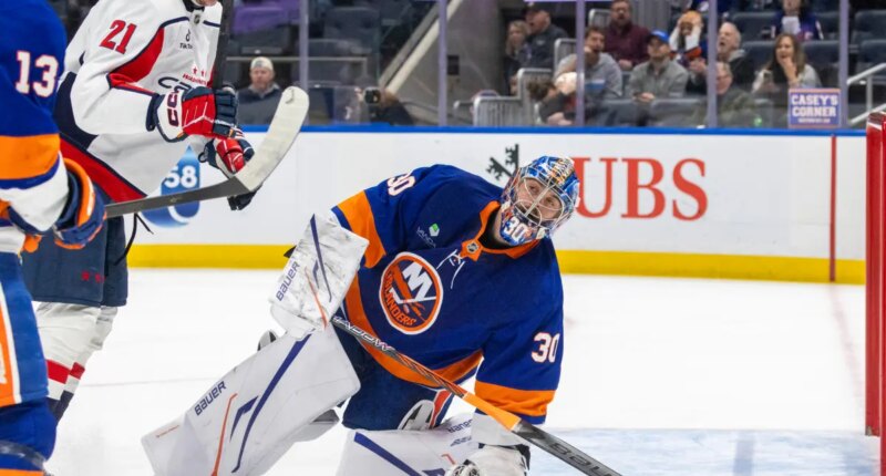 Ilya Sorokin, Patrick Roy brush off miscue in Islanders' loss