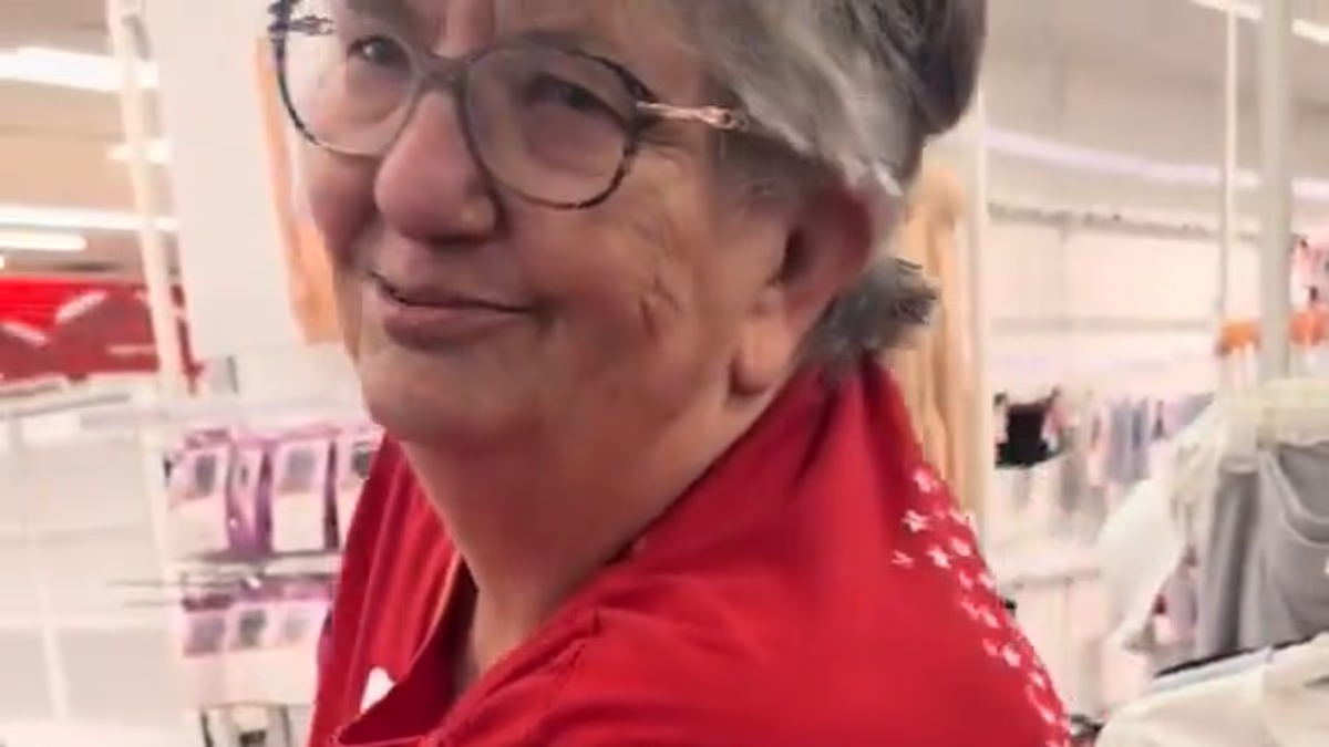 Karen shouts at Target employee for wearing Charlie Kirk shirt