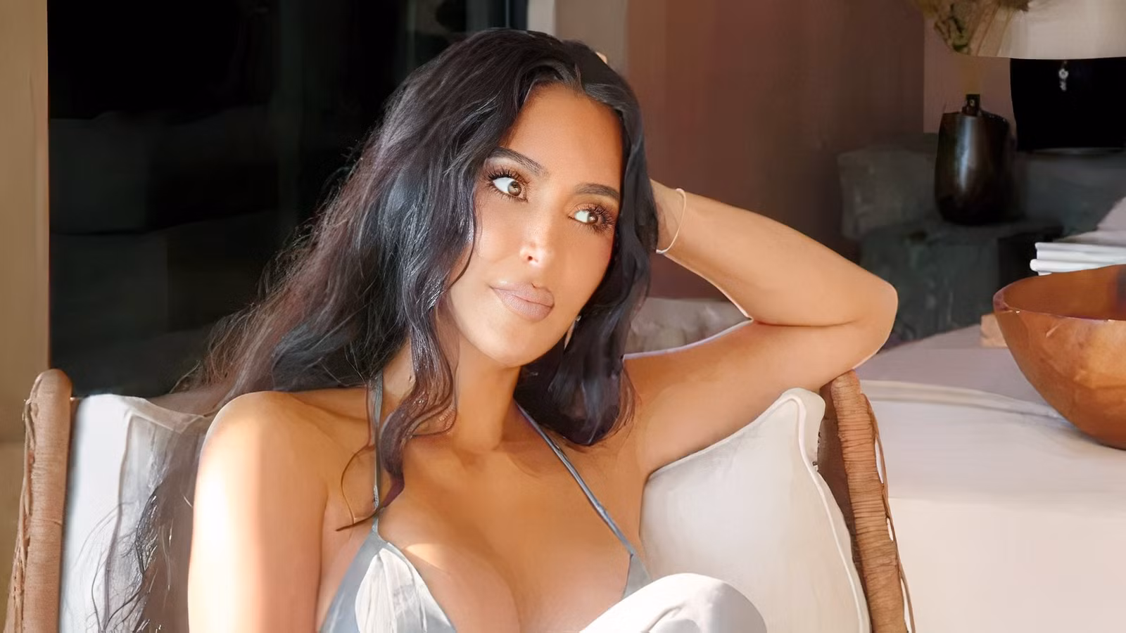 Kim Kardashian Reveals Kanye Thinks She Faked Her Paris Robbery