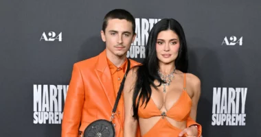 Kylie Jenner's Red Carpet Glam Is 'Absolutely Adaptable' for Everyday Wear, Beauty Expert Reveals