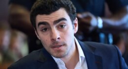 Luigi Mangione appears in Manhattan Criminal Court for an evidence hearing, Thursday , Dec. 18, 2025, in New York. (Curtis Means/Pool Photo via AP)